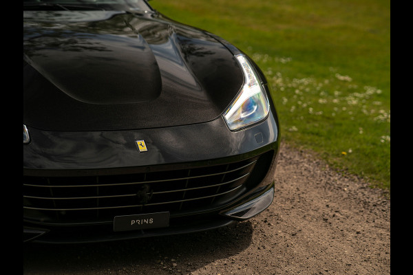 Ferrari GTC4 Lusso 6.3 V12 | Lift | Carbon Driver Zone | Pass. Display | Camera v+a | JBL