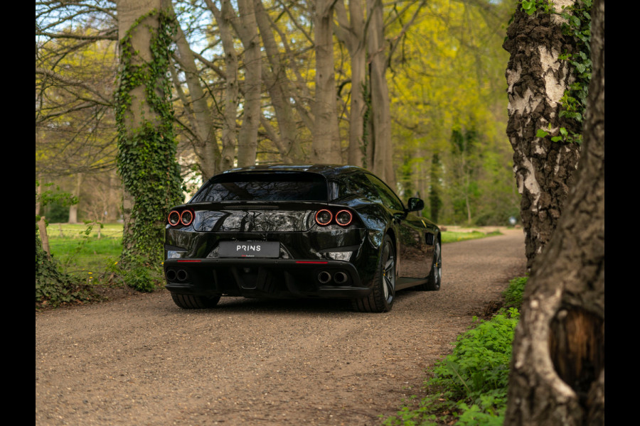 Ferrari GTC4 Lusso 6.3 V12 | Lift | Carbon Driver Zone | Pass. Display | Camera v+a | JBL