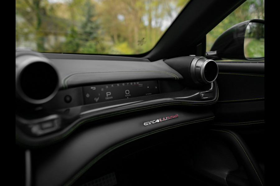 Ferrari GTC4 Lusso 6.3 V12 | Lift | Carbon Driver Zone | Pass. Display | Camera v+a | JBL