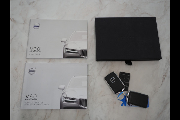 Volvo V60 2.0 T8 Twin Engine AWD Inscription | Panoramadak | Leder | Stoelverwarming | Trekhaak