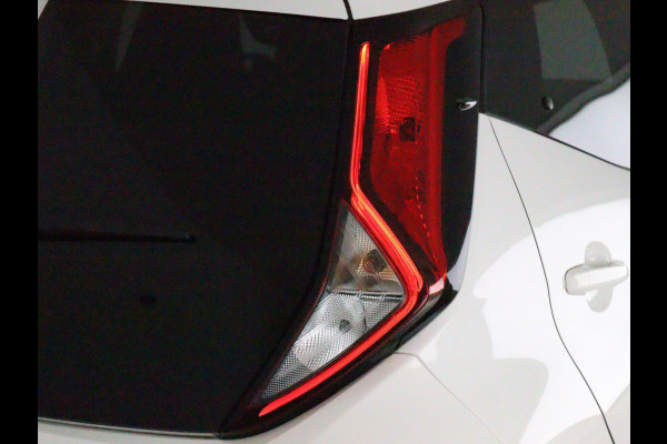 Toyota Aygo 1.0 Vvt-i X-JOY | Apple Carplay & AndroidAUTO | Climate Control | Lichtmetalen velgen