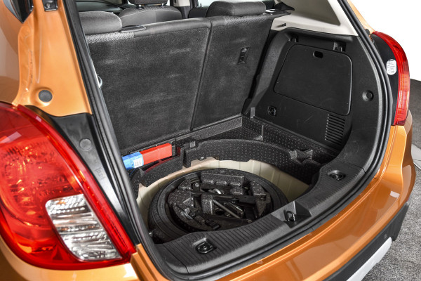 Opel Mokka X 1.4 140 PK Turbo Online Edition | Cruise | Stoel- + Stuurverwarming | PDC | NAV + App Connect | All seasons | Trekhaak | LM 17'' |