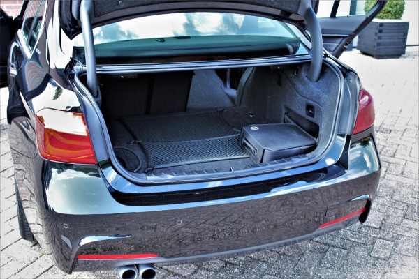 BMW 3-serie 330e M-Sport HUD, LED, Carplay, Keyless (1e eigenaar)