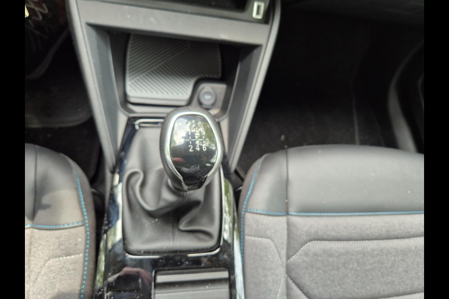 Citroën C4 1.2 Puretech Feel / Camera / Navigatie / 18 inch