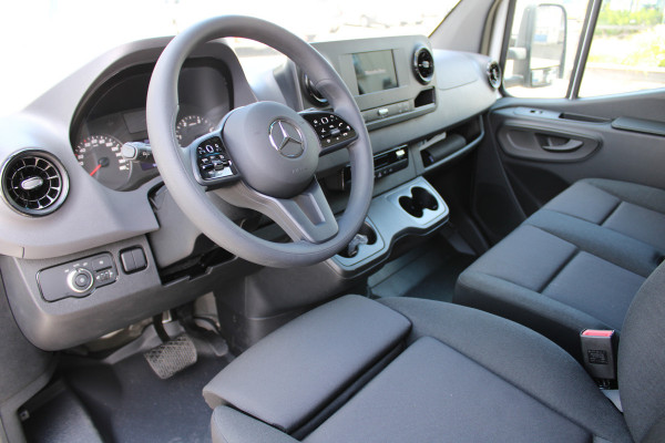 Mercedes-Benz Sprinter 517 CDI L3 Bakwagen met klep 1000 kg Dhollandia laadklep, MBUX met navigatie, Geveerde stoel