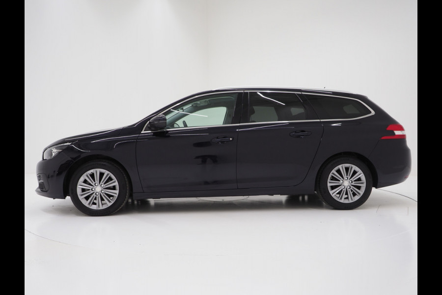 Peugeot 308 SW 1.2 PureTech Blue Lease Premium | Panoramadak | Carplay | Camera | Trekhaak