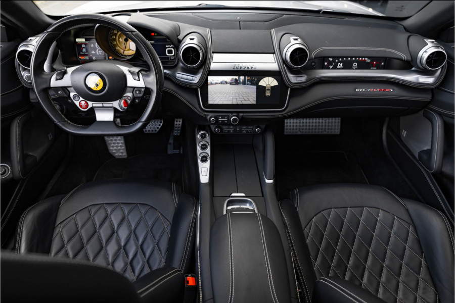 Ferrari GTC4 3.9 V8 Lusso - Panorama l Passenger display l Luxury seats l JBL l Ceramic l Memory