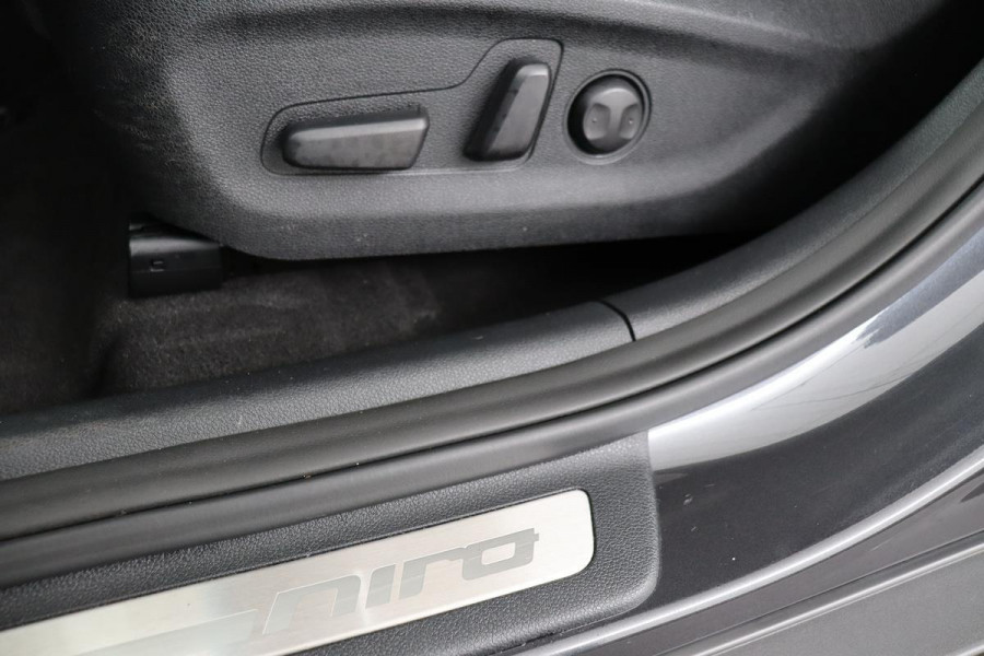 Kia e-Niro ExecutiveLine 64 kWh | Carplay | Stoelkoeling | Leder | Adaptive Cruise | Camera | Full LED | JBL | Memory