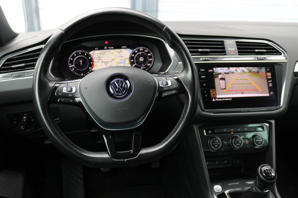 Volkswagen Tiguan 1.4 TSI ACT Business R Virtuel cockpit Navi Keyless entry/go Led T-haak 150pk!!