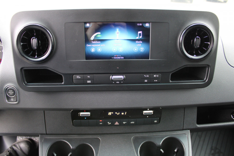 Mercedes-Benz Sprinter 319 CDI L2H2 RWD MBUX met 360 Graden Camera en parkeerpakket, Distronic, LED koplampen, Etc.