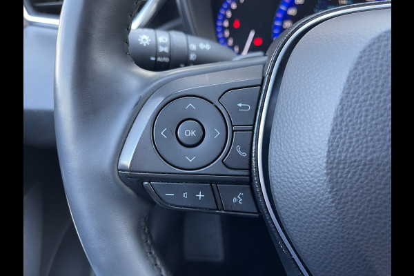 Toyota Corolla 2.0 Hybrid Style Bi-Tone | CarPlay | Camera | ACC | LED | DAB+ | 17 inch