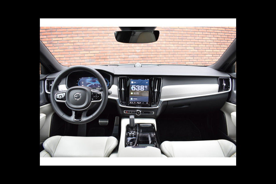 Volvo S90 Recharge T8 AWD 390PK Automaat R-Design | Trekhaak | B&W | HUD | ACC | BLIS | Luchtvering | Schuifdak | 360 camera | 20"LMV |
