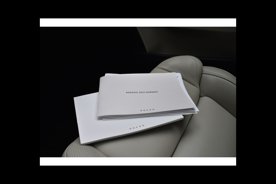 Volvo S90 Recharge T8 AWD 390PK Automaat R-Design | Trekhaak | B&W | HUD | ACC | BLIS | Luchtvering | Schuifdak | 360 camera | 20"LMV |