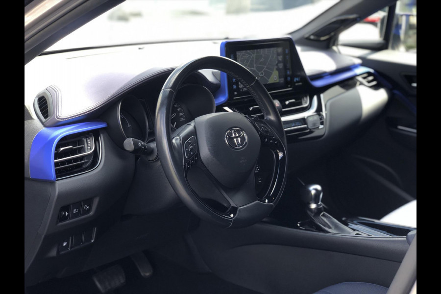 Toyota C-HR 1.8 Hybrid Bi-Tone Plus | Eerste eigenaar, JBL, Dodehoekherkenning, Parkeersensoren, Stoelverwarming, Keyless, 18 inch