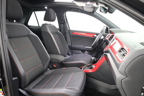 Volkswagen T-Roc 1.5 TSI Sport 150 pk Automaat (DSG) | Navigatie | Panoramadak | Parkeersensoren | Achteruitrijcamera | LED koplampen |