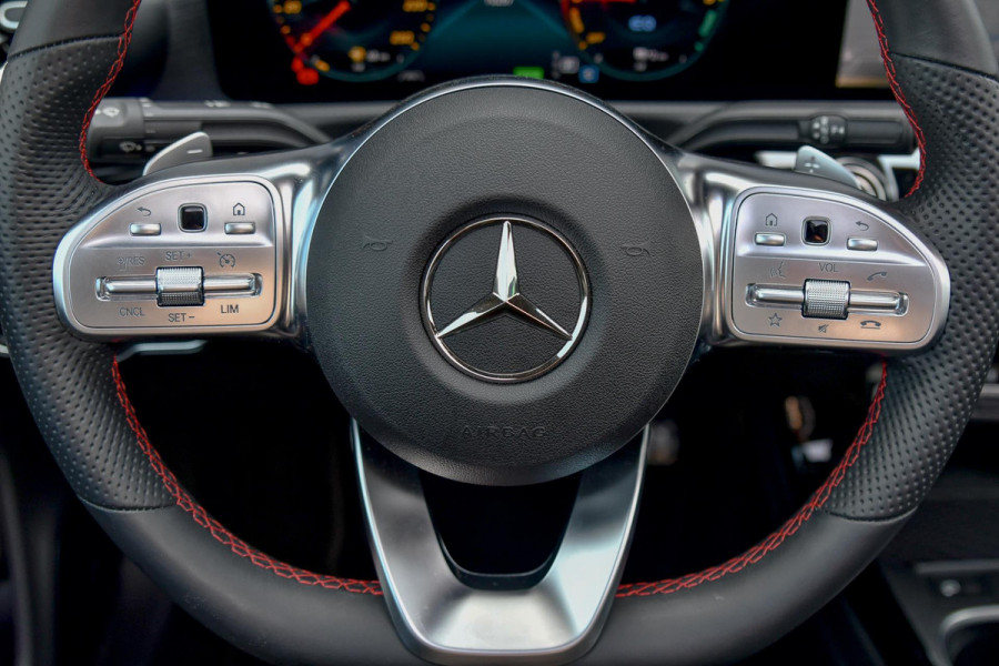 Mercedes-Benz CLA-Klasse 250e Plug-in AMG. Pano, HUD, 360, Burm, Keyless, Dodeh, CarPlay, Sfeer!