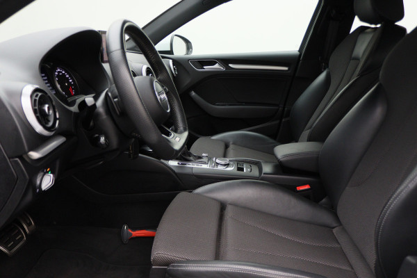 Audi A3 Limousine 35 TFSI CoD Sport S Line Edition Leder/Stof, Climate, Navigatie, Cruise, Bluetooth, PDC, 19''