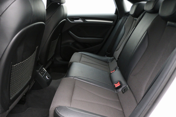 Audi A3 Limousine 35 TFSI CoD Sport S Line Edition Leder/Stof, Climate, Navigatie, Cruise, Bluetooth, PDC, 19''