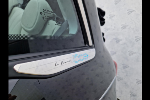 Fiat 500E CABRIO La Prima 42 kWh Automaat | € 2.000 Subsidie | Navi | Clima | PDC | Camera | Licht- en Regensensor |