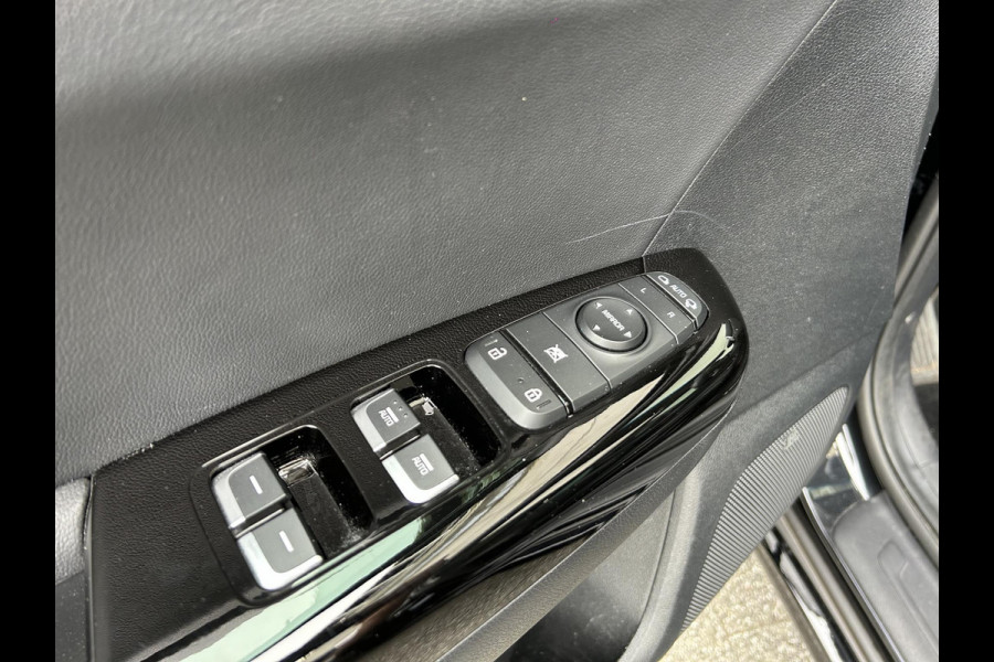Kia Sportage 1.6 T-GDI Black Edition | Automaat | JBL | Camera | Cruisecontrol | Stoelverwarming | Navigatie |