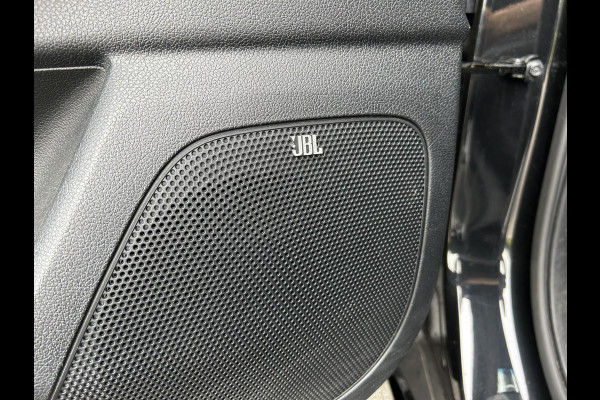 Kia Sportage 1.6 T-GDI Black Edition | Automaat | JBL | Camera | Cruisecontrol | Stoelverwarming | Navigatie |