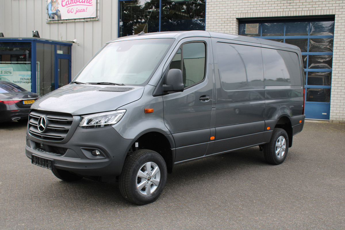 Mercedes-Benz Sprinter 319 CDI 4x4 AWD L2H1 4x4, MBUX 10.25 met 360 graden camera, LED verlichting