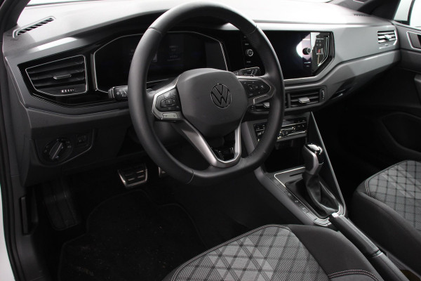 Volkswagen Polo 1.0 TSI 110pk DSG R-Line | Navigatie | Apple Carplay/Android Auto | Parkeersensoren | Adaptive Cruise Control | Blind Spot Assist | Stoelverwarming | Ledverlichting | Virtual Cockpit | Climatronic | Getinte ramen
