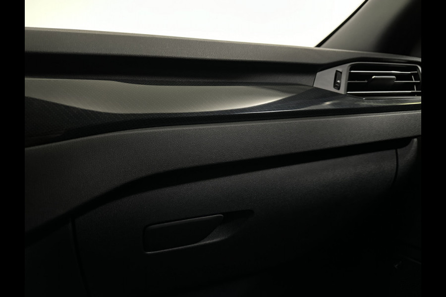 Ford Kuga 2.5 ST-Line X Plug In Hybrid PHEV | Panodak | Alcantara Sportstoelen | B&O Sound | Adaptive Cruise | Head Up | Camera | Stuurverwarming | Apple Carplay |