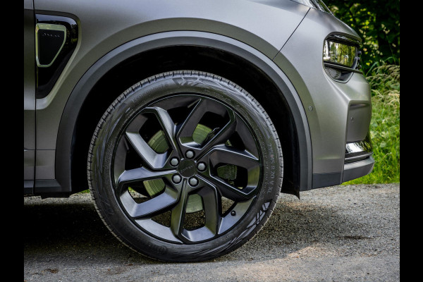 Lynk & Co 01 1.5 Plug-In Hybrid 262pk | Satin Dark Grey | Blacked Out