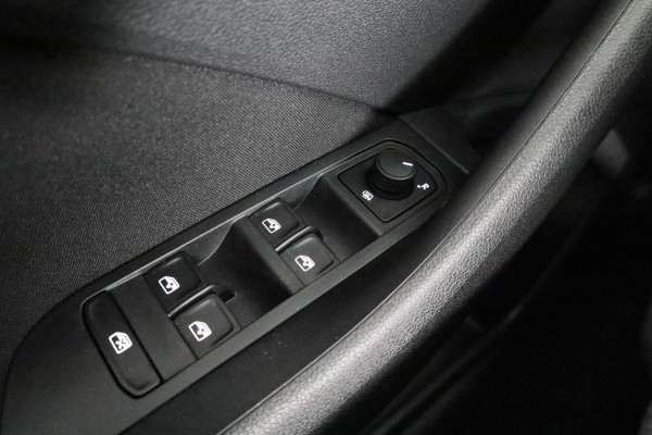 Škoda Kamiq 1.0 TSI Monte Carlo 110 pk Automaat (DSG) | Navigatie | Parkeersensoren | Panoramadak | LED koplampen | Achteruitrijcamera |