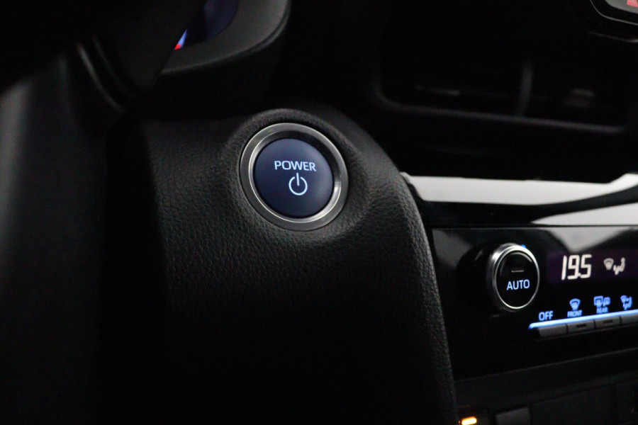 Toyota Yaris Cross 1.5 Hybrid Dynamic | Stoel-/ stuurverwarming | Navigatie | Parkeersensoren | Apple Carplay & Android Auto |