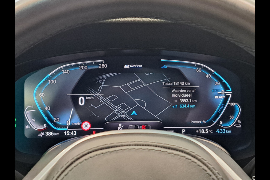 BMW 5 Serie Touring 530e xDrive Executive Panoramadak Navigatie Full-led 2 jaar garantie mogelijk* (vraag naar de voorwaarden)