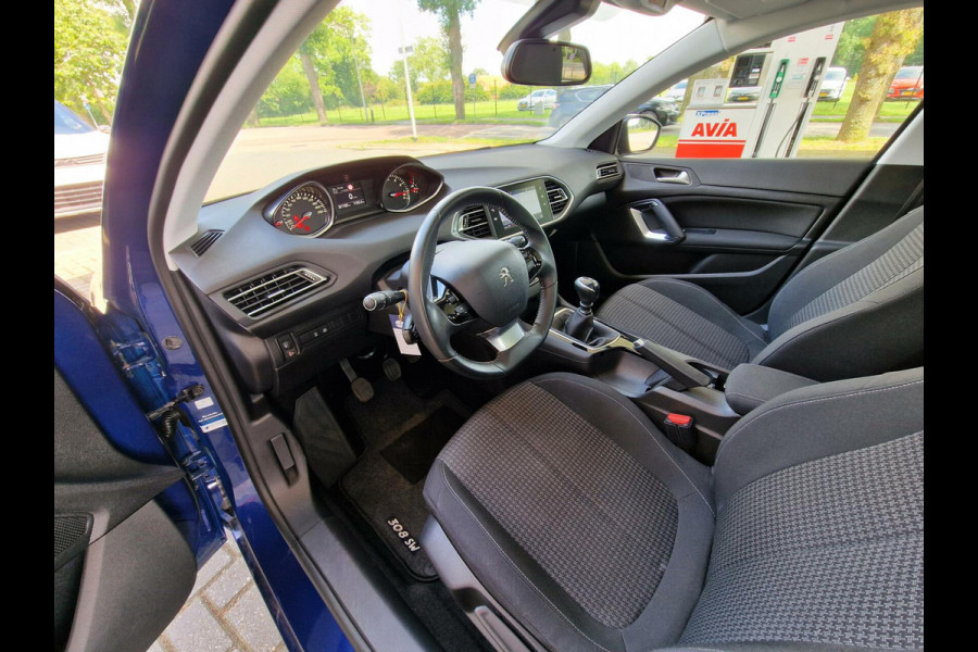 Peugeot 308 SW 1.2 PureTech Blue Lease Executive|51.185KM|trekhaak|Pano|Cruise|Navi|Carplay|