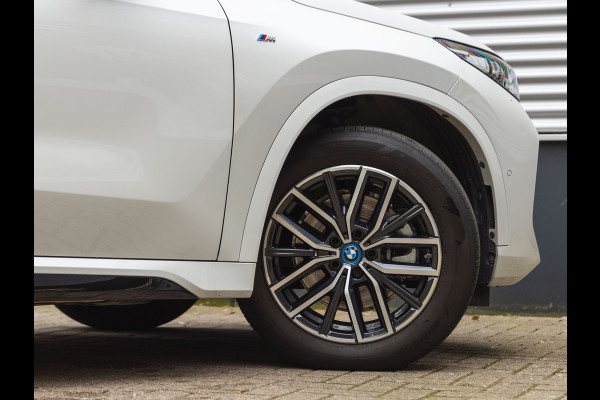 BMW X1 xDrive25e M-Sport - Trekhaak - Camera - Adapt. LED - Stoelverwarming