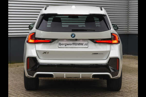 BMW X1 xDrive25e M-Sport - Trekhaak - Camera - Adapt. LED - Stoelverwarming