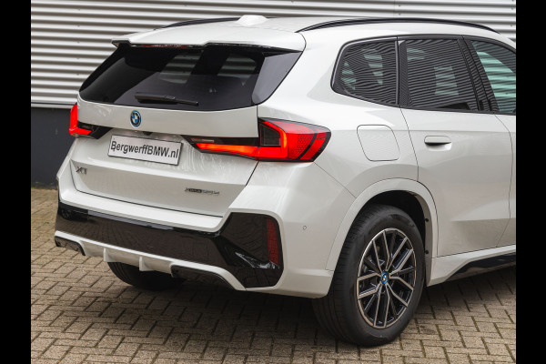 BMW X1 xDrive25e M-Sport - Trekhaak - Camera - Adapt. LED - Stoelverwarming