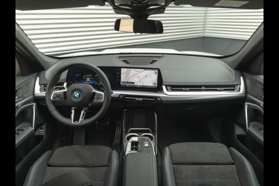 BMW X1 xDrive25e M-Sport - Trekhaak - Camera - Adapt. LED - Stoelverwarming