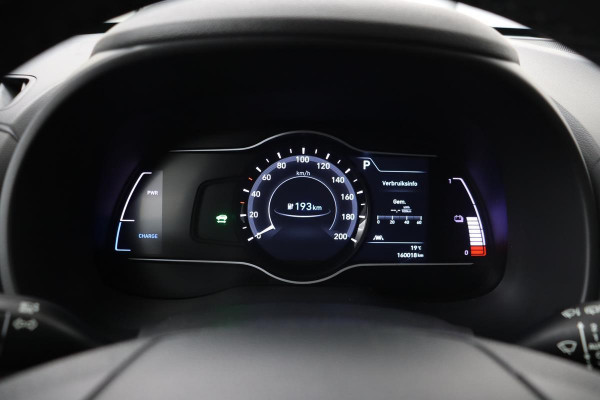 Hyundai Kona EV Fashion 64 kWh | 3-Fase | Stoelverwarming | Trekhaak | Half leder | Carplay | Adaptive Cruise | Camera | Krell | Keyless