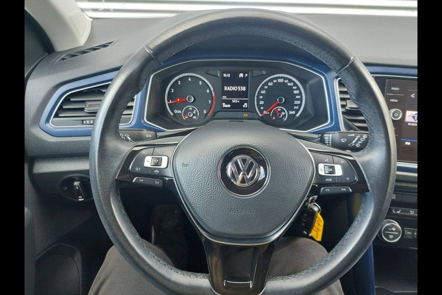Volkswagen T-Roc 1.5 TSI Style Automaat, airco, cruisecontrol,apple carplay/android,achteruitrijcamera,stoelverwarming,parkeersensoren,