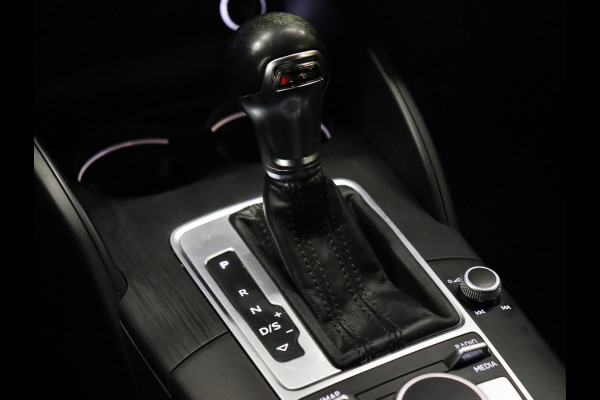Audi A3 Limousine 1.0 TFSI Sport S Line BLACK PACK [ADAP. CRUISE CONTROL, HALF LEDER,  LANE ASIST, PDC, CARPLAY, STOELVERWARMING, CLIMATE, NIEUWSTAAT]