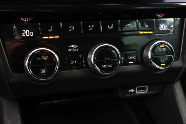 Škoda Octavia 1.0 TSI Style | Stoelverwarming | Trekhaak | Carplay | Park Assist | Canton | Full LED | Navigatie | Keyless | DAB+