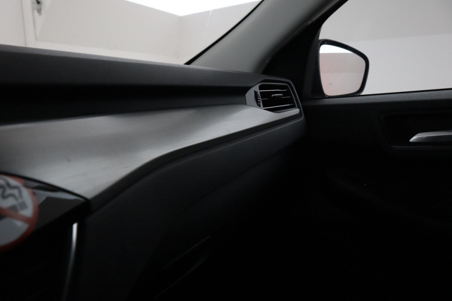 Ford Kuga 1.5 EcoBoost Titanium Camera, Stoelverwarming, Navigatie,