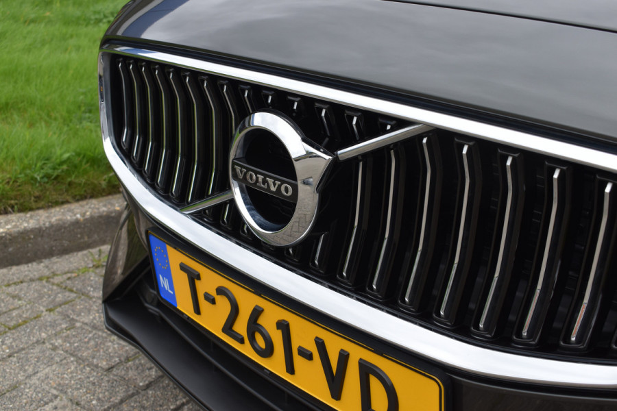 Volvo V60 B4 Mild Hybrid 211PK Automaat Plus Bright | Lederen bekleding | ACC | Camera | Stoel/Stuur verwarming |
