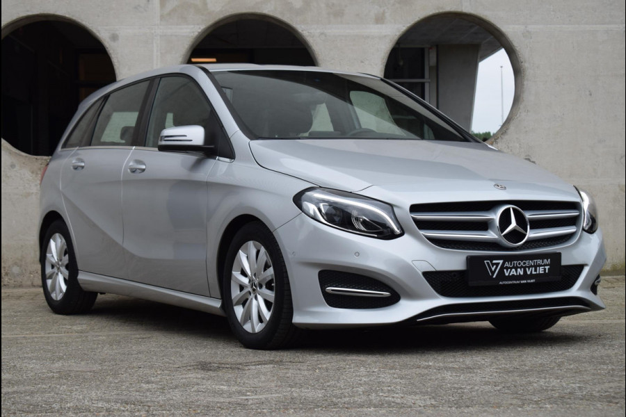 Mercedes-Benz B-Klasse 180 Business Solution | NAVIGATIE | TREKHAAK |