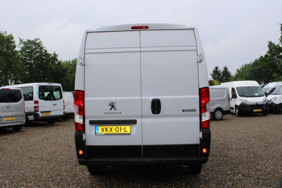 Peugeot Boxer 2.2 BlueHDi 120PK, L2H2, Airco