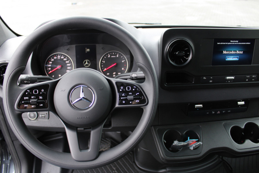 Mercedes-Benz Sprinter 317 CDI L2H1 RWD 3500 kg Trekhaak, MBUX met camera parkeerpakket en Apple/Android, LED koplampen, Geveerde stoel, Etc.