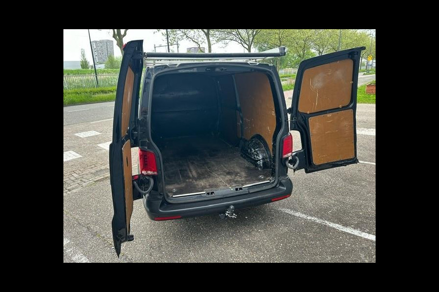 Volkswagen Transporter 2.0 TDI L2H1 140 pk