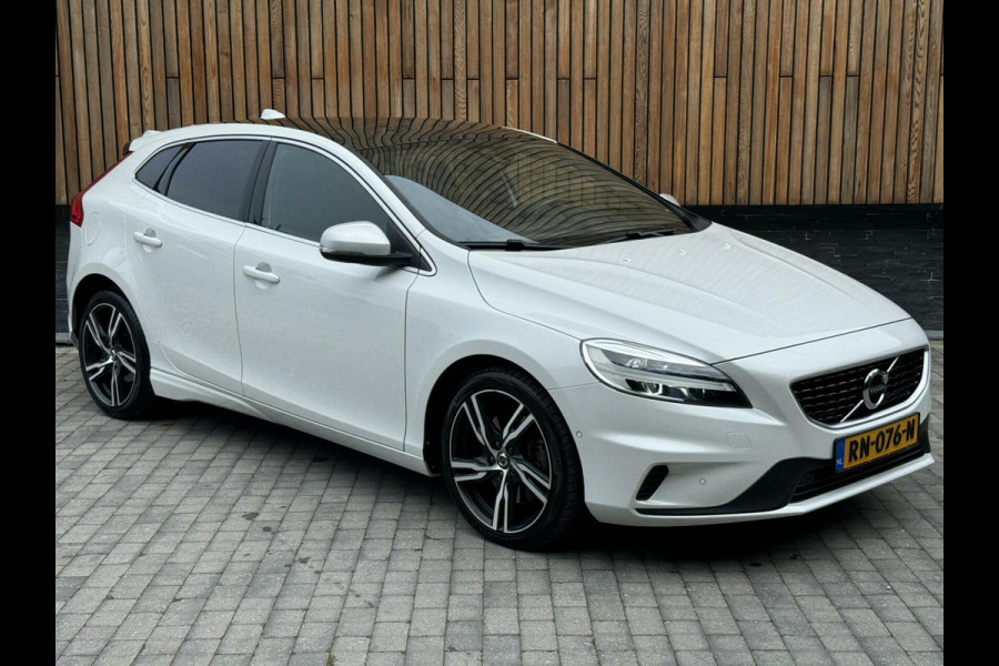 Volvo V40 2.0 T4 R-Design Automaat | Panoramadak | Volleer | LED verlichting | Achteruitrijcamera | Parkeersensoren voor en achter | Desig