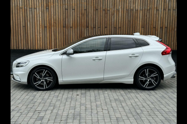 Volvo V40 2.0 T4 R-Design Automaat | Panoramadak | Volleer | LED verlichting | Achteruitrijcamera | Parkeersensoren voor en achter | Desig