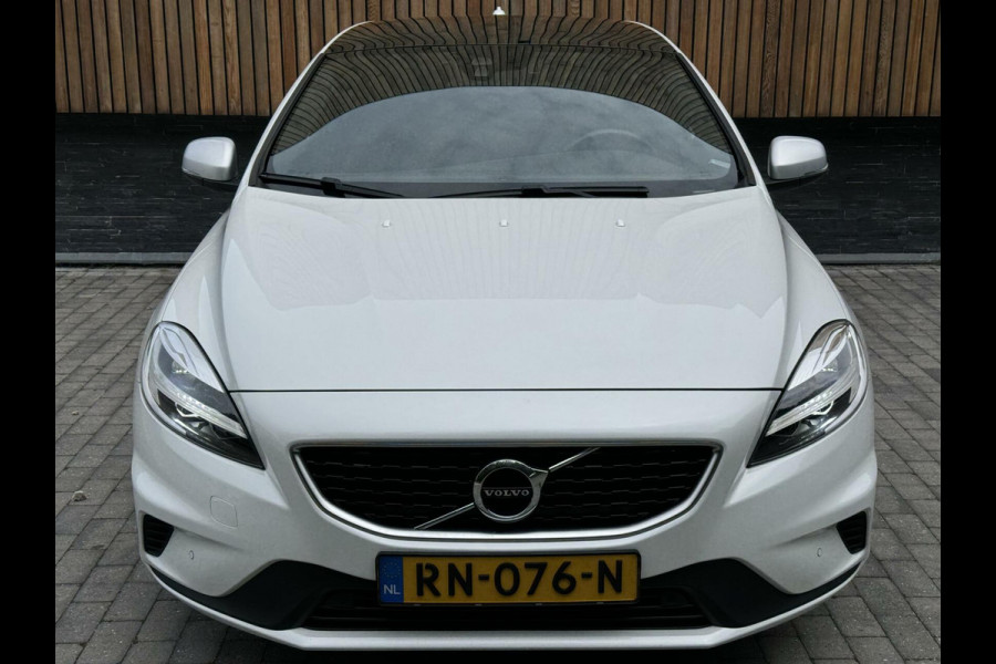 Volvo V40 2.0 T4 R-Design Automaat | Panoramadak | Volleer | LED verlichting | Achteruitrijcamera | Parkeersensoren voor en achter | Desig